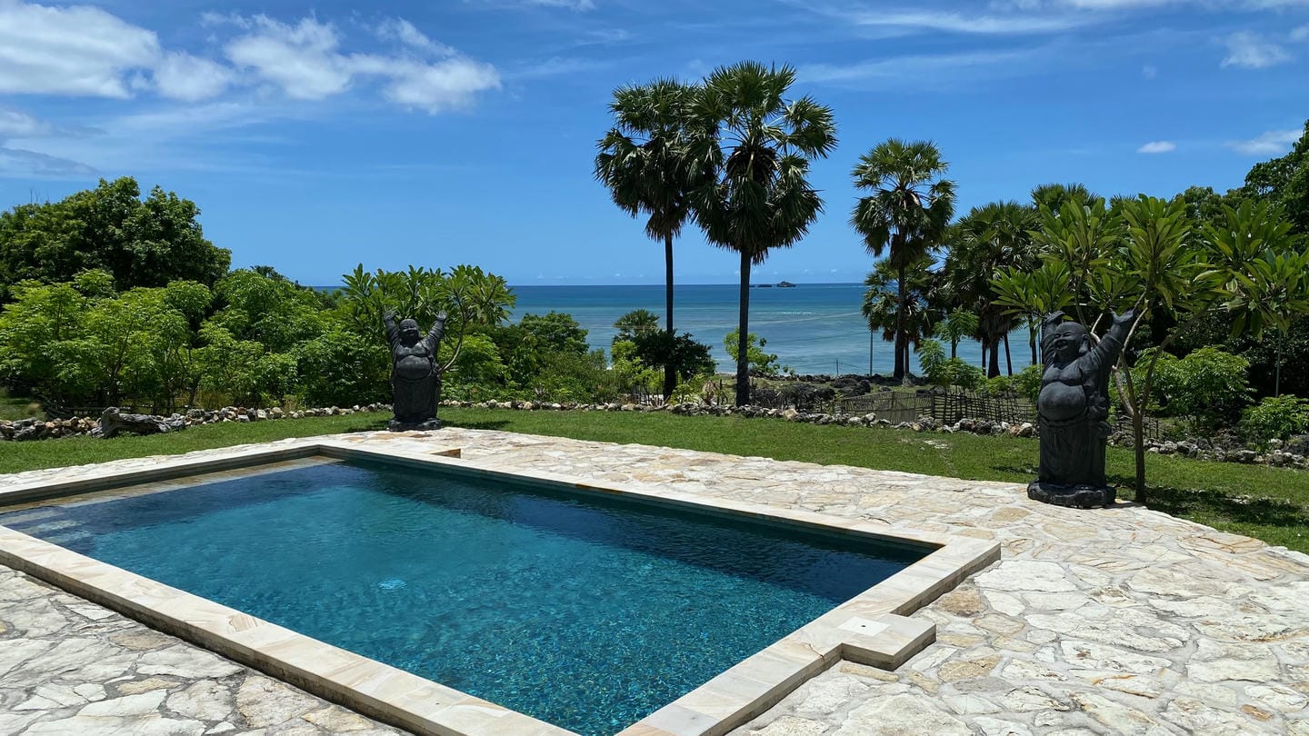 BEACHFRONT 3 BEDROOM VILLA FOR SALE FREEHOLD IN ROTE BE-1437 